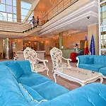 Queen Vera Hotel Mamaia