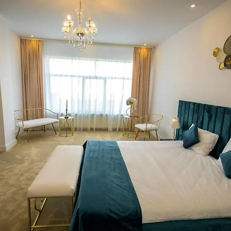 Queen Vera Hotel