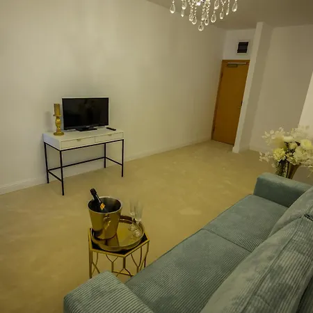 Queen Vera Hotell 3*