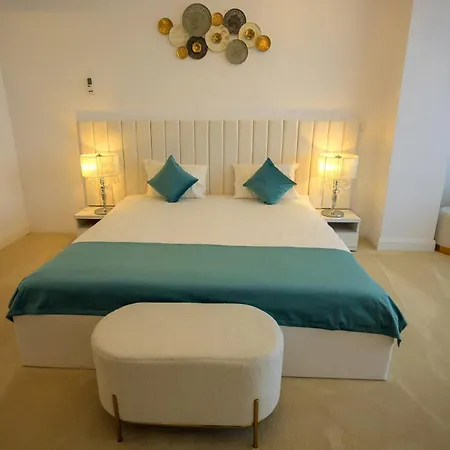 Hotel Queen Vera Mamaia