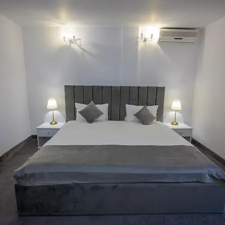 Queen Vera 3* Mamaia