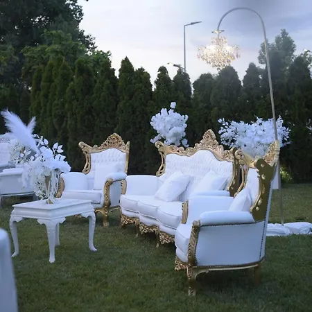 Queen Vera Mamaia