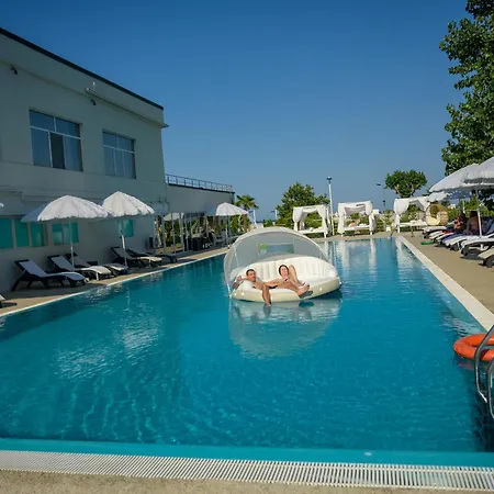 Hotel Queen Vera