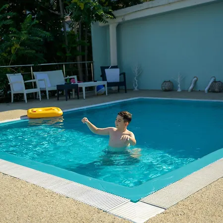 Queen Vera 马马亚