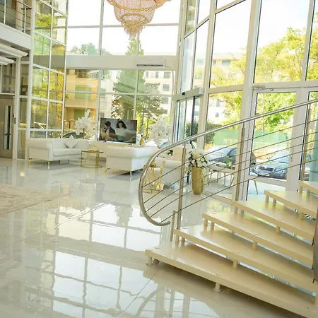 Queen Vera 3* 马马亚