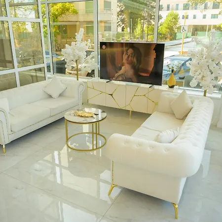 酒店 Queen Vera 马马亚