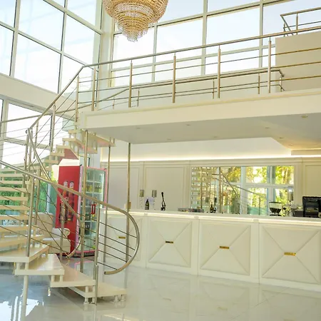 Queen Vera 马马亚