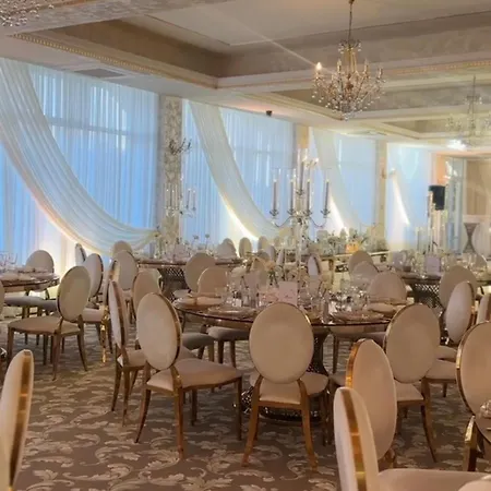 Queen Vera Hotel