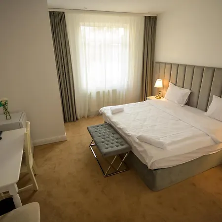 Queen Vera 酒店 马马亚