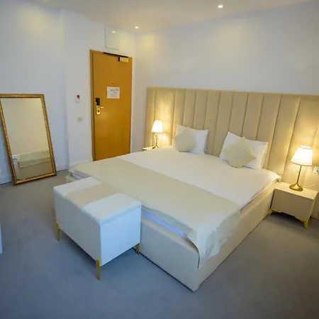 Queen Vera 3* 马马亚