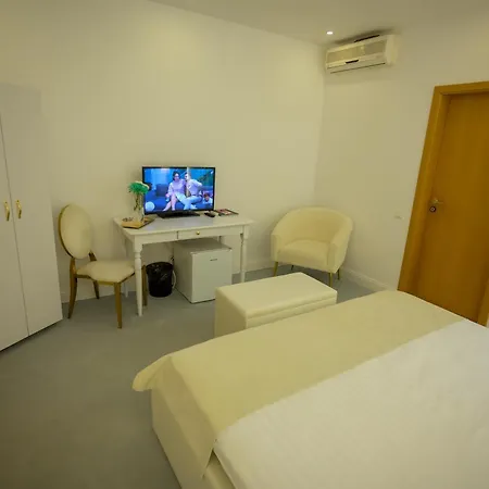 Hotell Queen Vera 3*