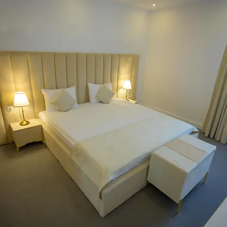 Queen Vera Hotel