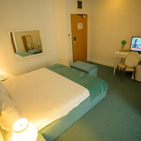 Hotel Queen Vera