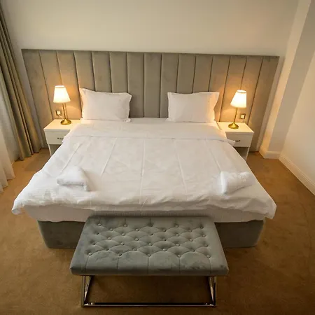 Queen Vera Hotel