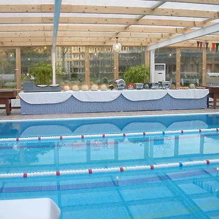 Hotell Queen Vera Mamaia