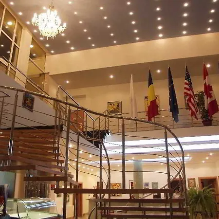 Hotell Queen Vera Mamaia