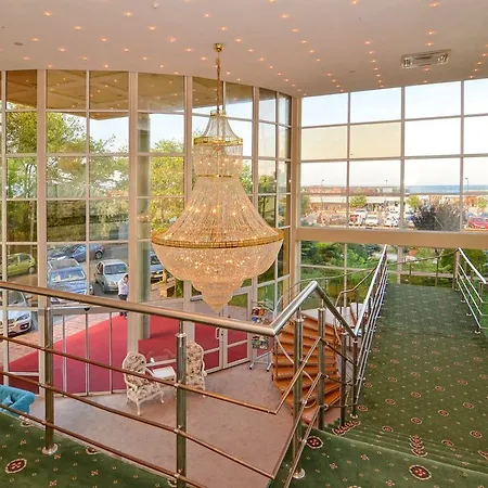 Hotell Queen Vera 3*