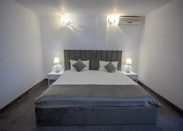 Queen Vera 3* Mamaia