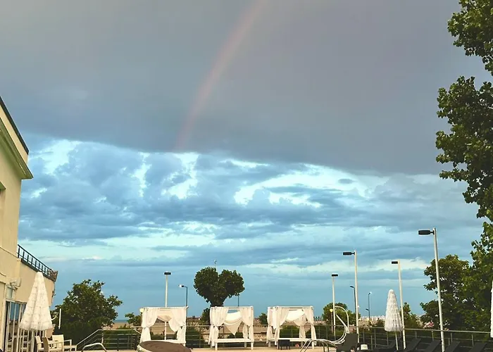 Hotel Queen Vera Mamaia