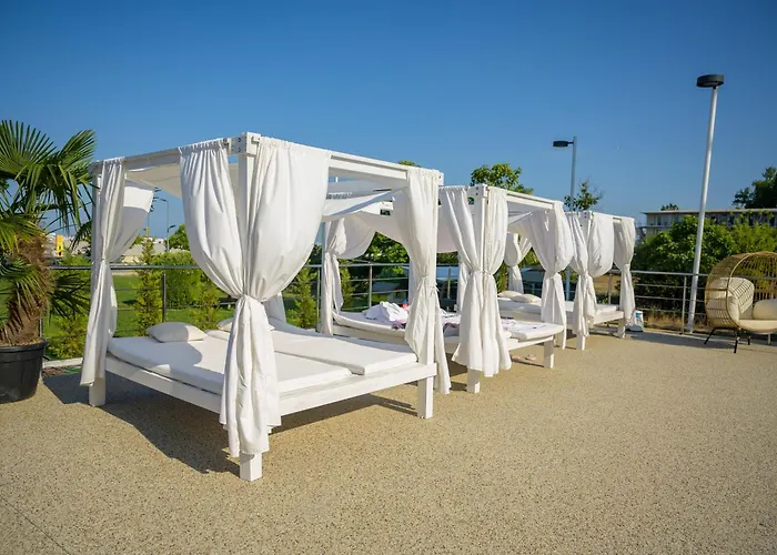 Queen Vera Hotel Mamaia