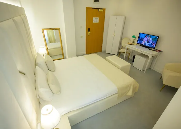 Hotel Queen Vera Mamaia