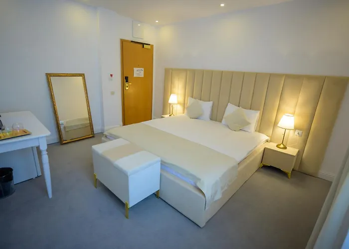 Queen Vera 3* Mamaia